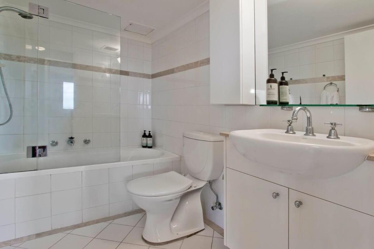 Expansive Views From 1 Bedroom Appartamento *