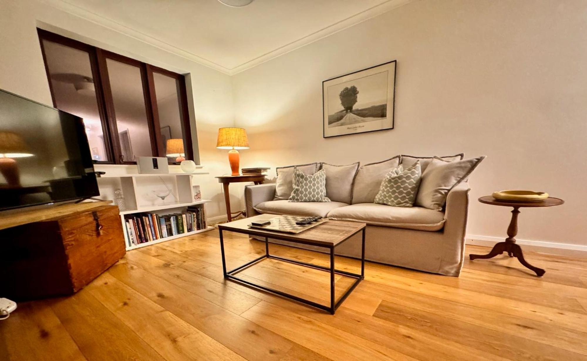 Appartamento Expansive Views From 1 Bedroom Sydney