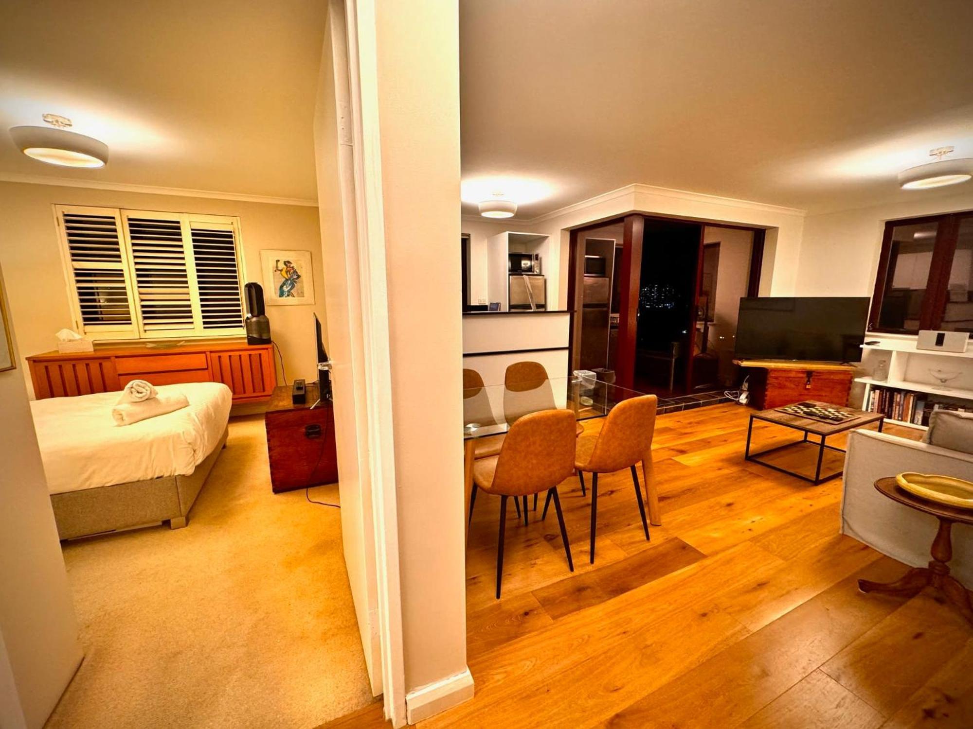 Appartamento Expansive Views From 1 Bedroom Sydney
